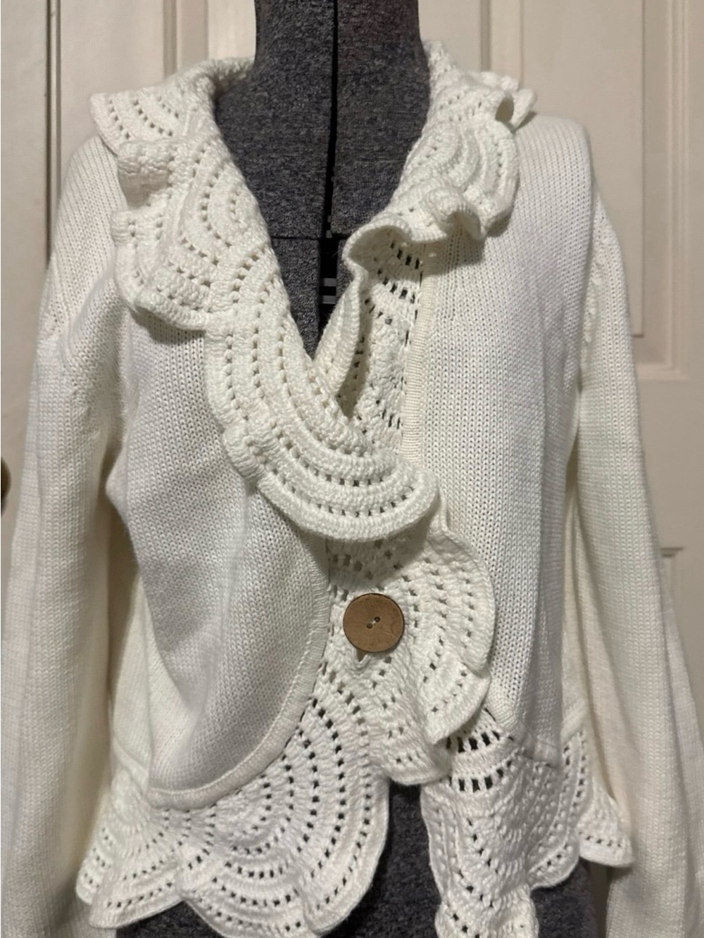 Ruby Rd. Cream Knit Scallop-Edge Cardigan with Wooden Button